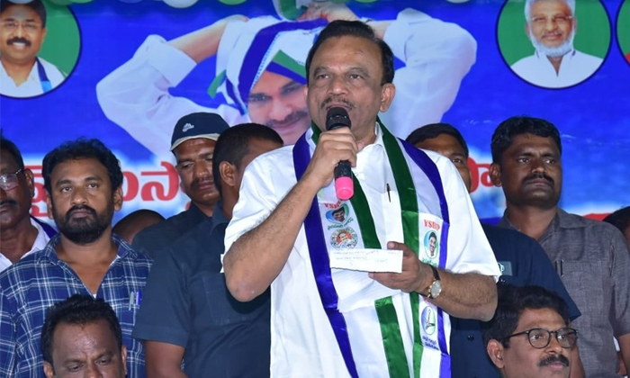  Sakshis Clever Reporting To Save Ycp Mp Magunta Sreenivasula Reddy Details, Delh-TeluguStop.com