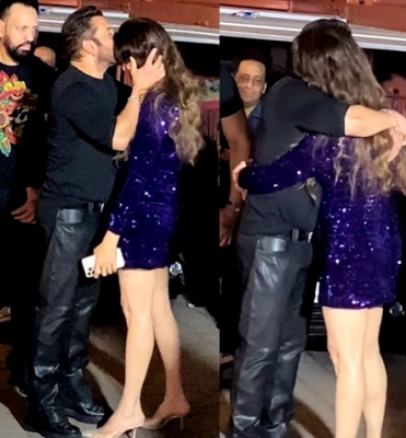  Salman Kisses Ex-girlfriend Sangeeta Bijlani's Forehead As She Leaves From His B-TeluguStop.com