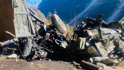  Sixteen Army Jawans Killed As Vehicle Falls Into Gorge In North Sikkim-TeluguStop.com