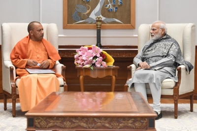  Yogi, Pm Meet In Delhi, Discuss Up Global Investor Summit-TeluguStop.com