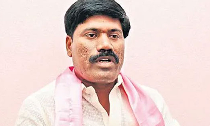  Jagan Became Embarrassing For Sharmila , Jagan, Ap Cm, Ysrcp, Ap Government, Tel-TeluguStop.com