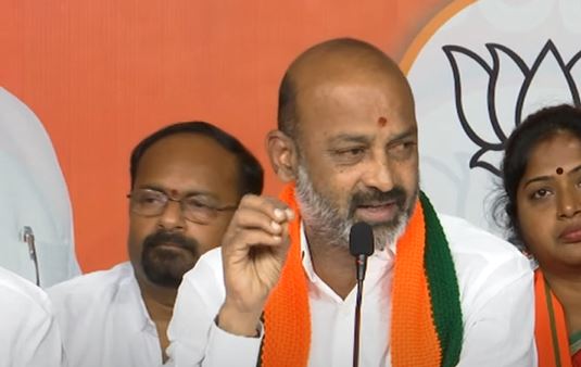  Who Is The National President Of Brs?: Bandi Sanjay Questions Kcr-TeluguStop.com