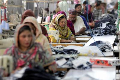 7 Million People Laid Off In Pak Textile Industry 7 Million People Laid Off In Pak Textile Industry-TeluguStop.com