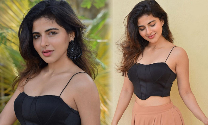 Actress Iswarya Menon Looks Simply Amazing In This Pictures - Iswaryamenon Actressiswarya Iswarya Menon High Resolution Photo