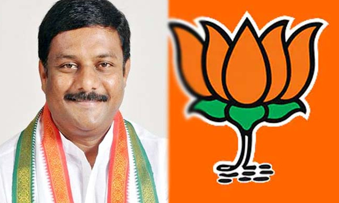  Another Blow To Congress That Key Lead Jump , Congress, Yeleti Maheshwar Reddy,-TeluguStop.com