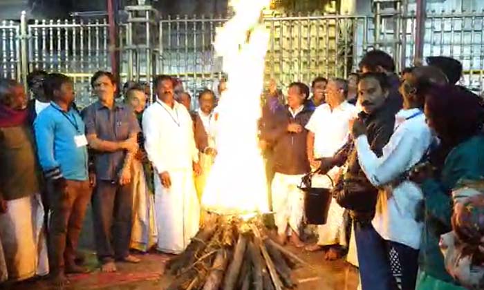  Bhogi Festival Celebrations In Front Of Tirumala Srivari Temple ,bhogi Festival-TeluguStop.com