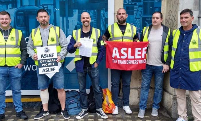 Britains Railway Workers Called For A Strike In February ,britains Railway Worke Britains Railway Workers Called For A Strike In February ,britains Railway Worke-TeluguStop.com