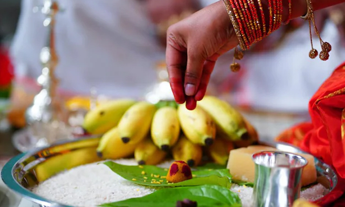  If These Three Objects Fall Down While Performing Puja, There Will Be Problems-TeluguStop.com