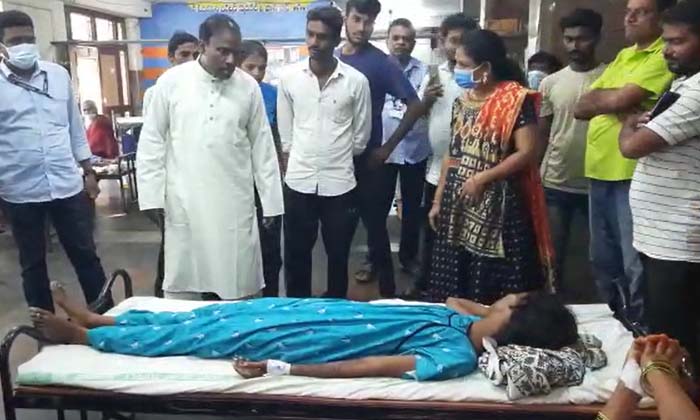  Ka Paul Visited The Victims In Ggh ,ka Paul  ,victims In Ggh ,cm Jagan , Chandra-TeluguStop.com