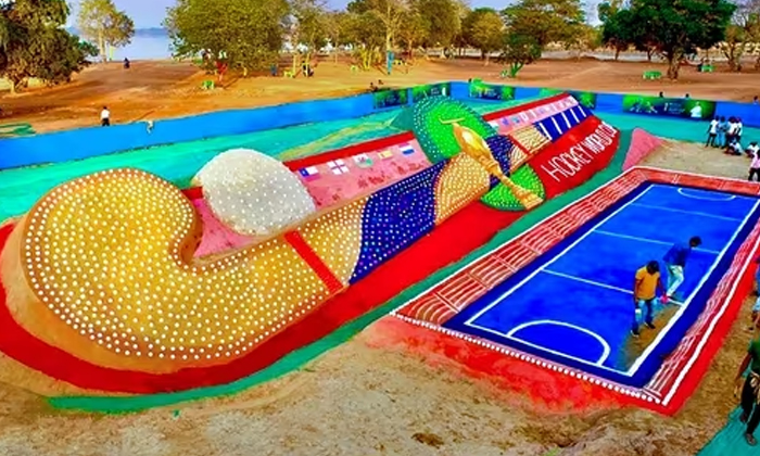  Viral Artist Doing Wonders With Sand Mesmerizing Artwork , Sand, Viral Latest,-TeluguStop.com