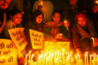  Aap Takes Out Candle March At Jantar Mantar Seeking Justice For Anjali-TeluguStop.com