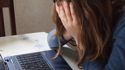  Australian Cyberbullying Hits Concerning Level: Official-TeluguStop.com