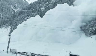  Avalanche Warning Issued For Different Areas In J&k-TeluguStop.com