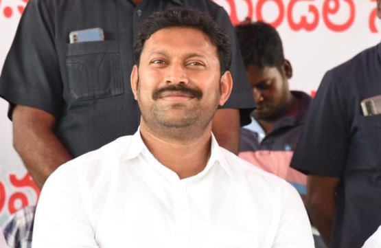  Mp Avinash Reddy Is Making False Accusations-TeluguStop.com