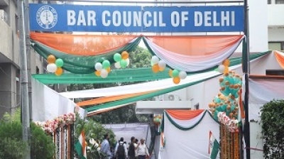 Bar Council Of Delhi Allows Female Law Interns To Wear Salwar Kameez To Courts Bar Council Of Delhi Allows Female Law Interns To Wear Salwar Kameez To Courts-TeluguStop.com