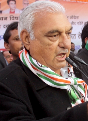  Bjp-jjp Government Running Haryana In Back Gear: Hooda-TeluguStop.com