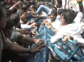  Bjp, Which Has Trampled On In Hyderabad.. Attempt To Be Siege Pragati Bhavan-TeluguStop.com