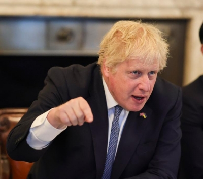  Boris Johnson Says Putin ‘threatened Him With Missile Strike’ Before-TeluguStop.com