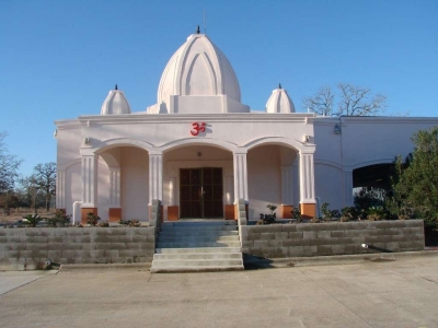  Burglars Break Into Texas Hindu Temple, Steal Donation Box: Report-TeluguStop.com