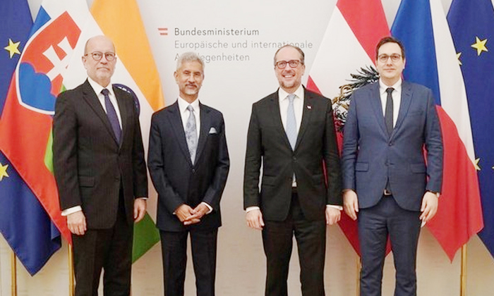  Center Making It Easier For Indians To Work Settle Abroad Eam Jaishankar Details-TeluguStop.com