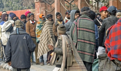  Delhi Shivers At 4 Degrees, Cold Wave Conditions Likely To Stay-TeluguStop.com