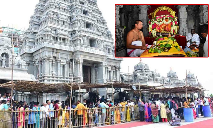  Devotees Crowd At Yadadri Temple Details, Devotees Crowd ,yadadri Temple, Yadagi-TeluguStop.com