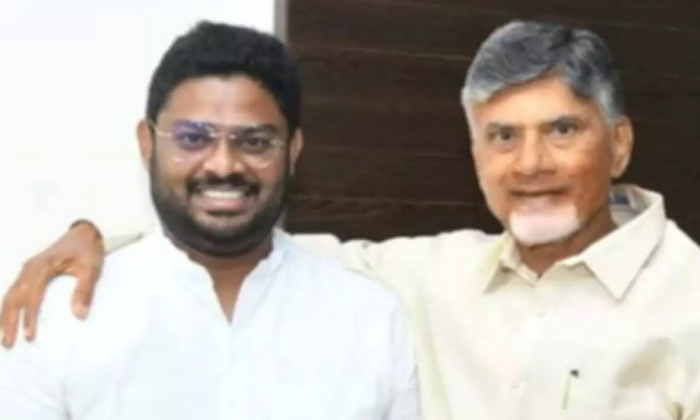  Ex Mp In Congress Sends His Son Into Tdp, Gv Sri Raj Meet Chandrababu Naidu, Gv-TeluguStop.com