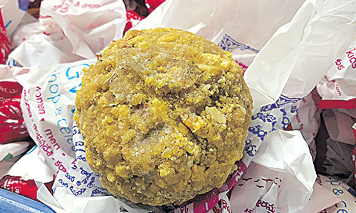  Fungus Found In Bhadrachalam Temple Laddu Prasadam Details, Fungus Laddoo, Bhadr-TeluguStop.com