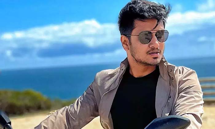  Do You Recognize This Hero Now He Is A Pan India Star Nikhil Siddharth ,nikhil S-TeluguStop.com