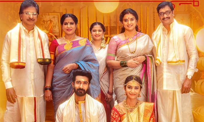 Santosh Shobhan Is Stuck In The Middle Of Chiru Balayya ,santhosh Shobhan, Chira Santosh Shobhan Is Stuck In The Middle Of Chiru Balayya ,santhosh Shobhan, Chira-TeluguStop.com