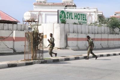  Kenyan Security Forces Kill 10 Al-shabab Militants In Border Region-TeluguStop.com