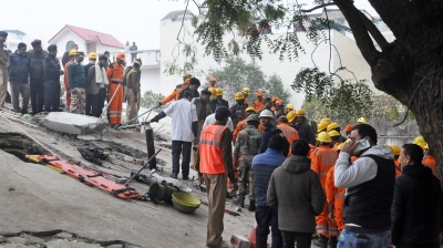  Lucknow House Collapse: Rescue Operations End, 3rd Body Retrieved-TeluguStop.com