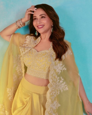  Madhuri Dixit Recalls Shooting The Hook Step Of 'tu Shaayar Hai'-TeluguStop.com