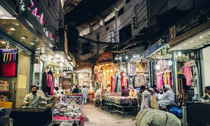  Pakistan Government Made A Rule To Close Malls And Markets After 830-pm, Pakista-TeluguStop.com