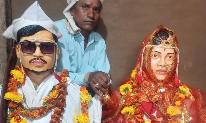  Parents Performed Statue Wedding Of Lovers Who Died Months Back In Gujarat Detai-TeluguStop.com