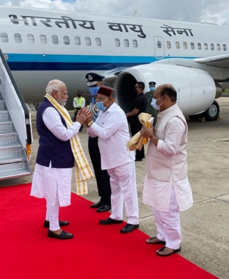  Pm Arrives In K'taka; Cm Bommai, Governor Accord Warm Welcome-TeluguStop.com