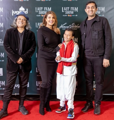 Priyanka Hosts Screening Of 'chhello Show' For Oscar Voters In La Priyanka Hosts Screening Of 'chhello Show' For Oscar Voters In La-TeluguStop.com