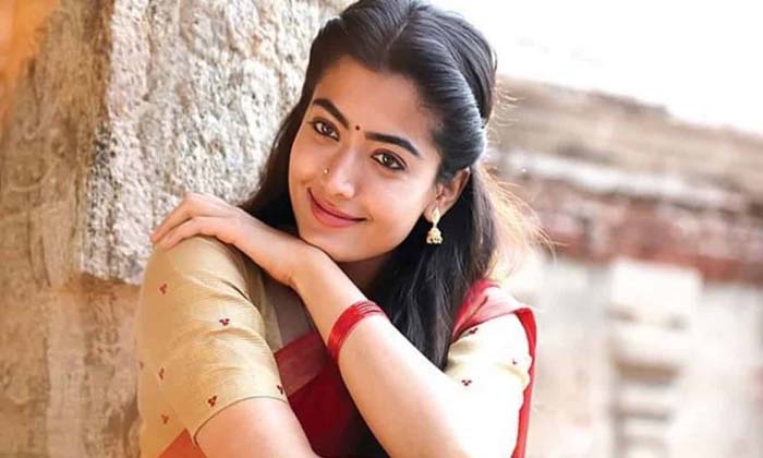 Rashmika Is The Only Heroine In Venky Kudumula Movie Details Here Goes Viral, Ra Rashmika Is The Only Heroine In Venky Kudumula Movie Details Here Goes Viral, Ra-TeluguStop.com