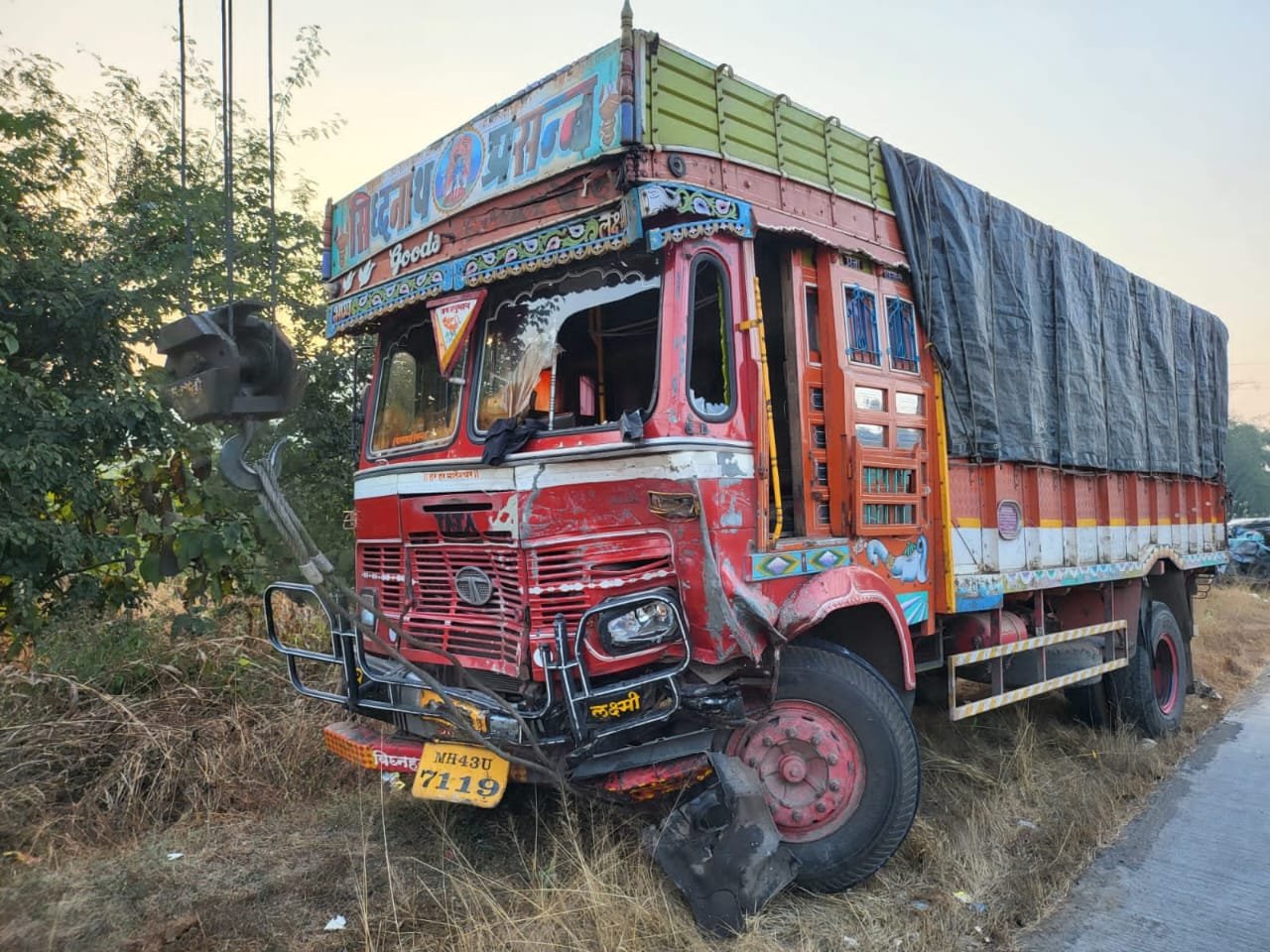  Breaking: Nine People Died In Road Accident In Maharashtra-TeluguStop.com