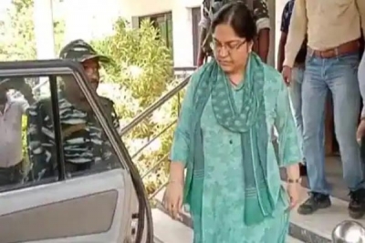  Sc Grants Interim Bail To Suspended Ias Officer Pooja Singhal-TeluguStop.com