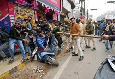  Several Bssc Candidates Injured In Police Action In Patna-TeluguStop.com