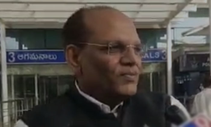  Somesh Kumar Left For The Secretariat From Gannavaram Airport , Somesh Kumar ,-TeluguStop.com