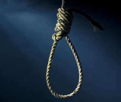  Telangana Man, Mother Commit Suicide-TeluguStop.com