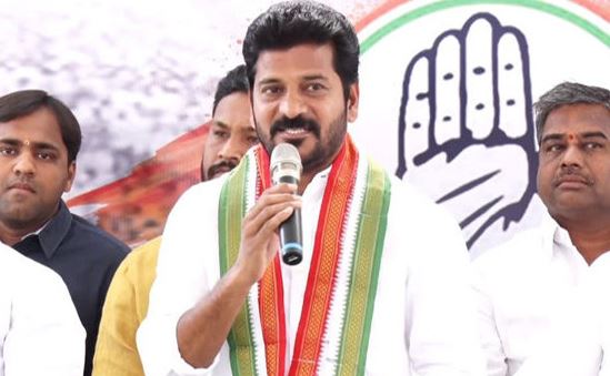  Telangana Pcc Chief Revanth Reddy Criticizes Kcr-TeluguStop.com