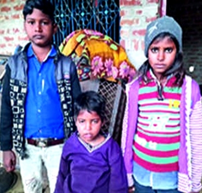  Up: Father Held For Throwing 4 Kids Into Canal, 3 Survive-TeluguStop.com