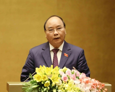  Vietnam President Nguyen Xuan Phuc Resigns-TeluguStop.com