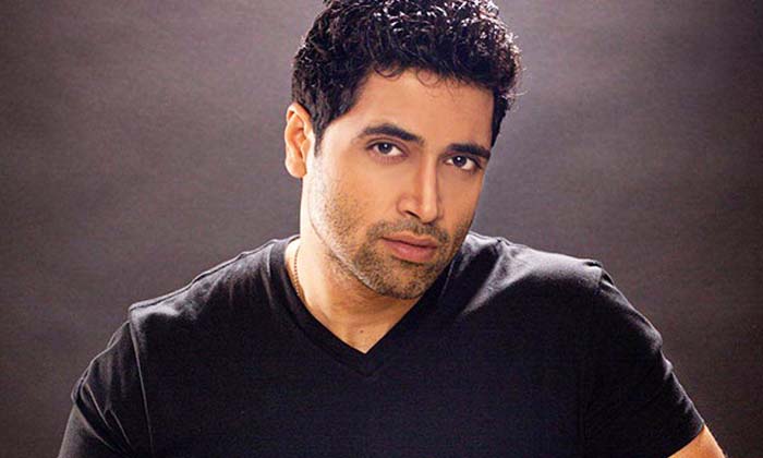  Adivi Sesh, Who Made Noise At Her Sister S Wedding Photos Are Going Viral ,adivi-TeluguStop.com
