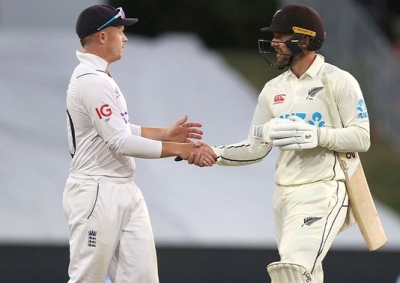  1st Test: Blundell Ton Revies New Zealand But England Claw Back To Grab Initiati-TeluguStop.com