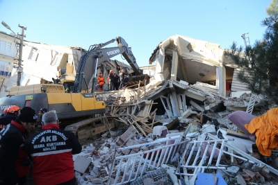  7.8-magnitude Quake Kills Over 125 In Turkey, Syria (3d Ld)-TeluguStop.com