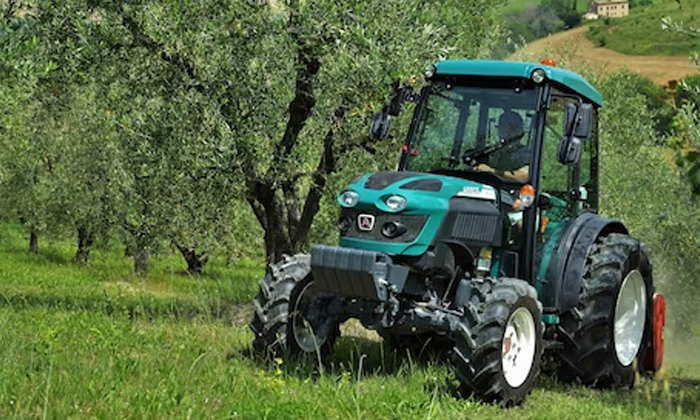 A Tractor Can Be Plowed With A Mobile A New Technology Innovation, Mobile, Track A Tractor Can Be Plowed With A Mobile A New Technology Innovation, Mobile, Track-TeluguStop.com